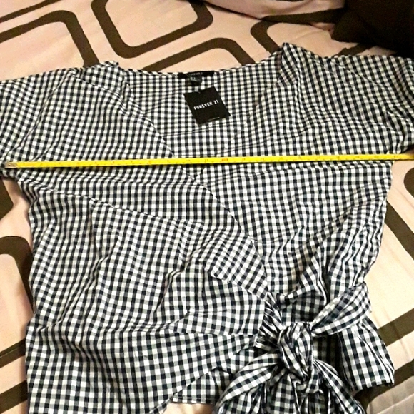 NWT Forever 21 Women's Wrap-Around Tie Top B&W - Picture 13 of 16